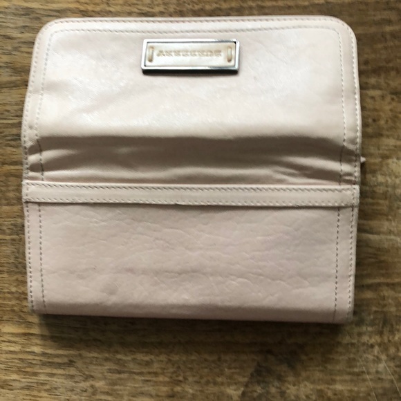 Pink Burberry wallet only used once or twice! - Picture 5 of 6